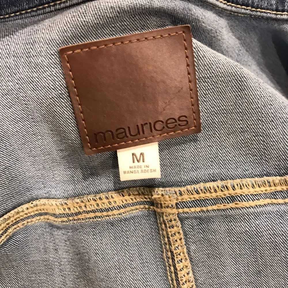 Maurices  Denim Jacket with puff sleeves size M - Picture 6 of 8